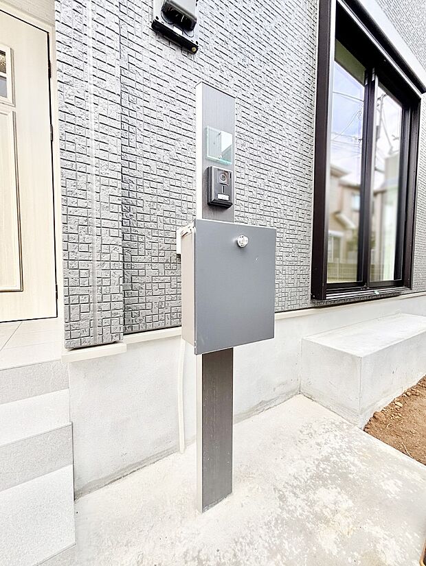 【その他現地】表札・インターホン・ポストをひとつに集約