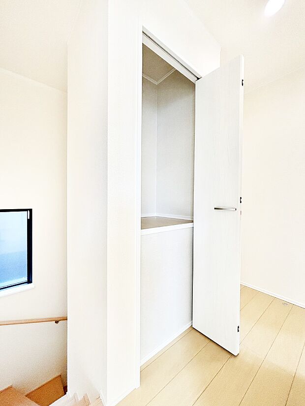 【収納】掃除用具や生活雑貨の保管に便利な廊下収納