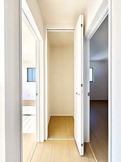 その他設備(廊下収納)