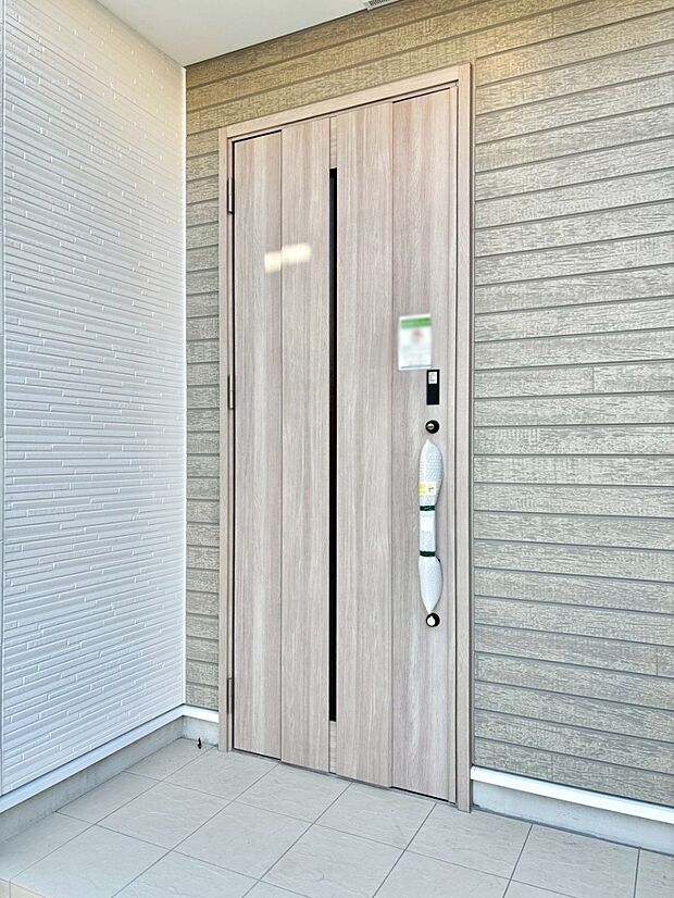 【玄関】大切な家族、来客を出迎える玄関。