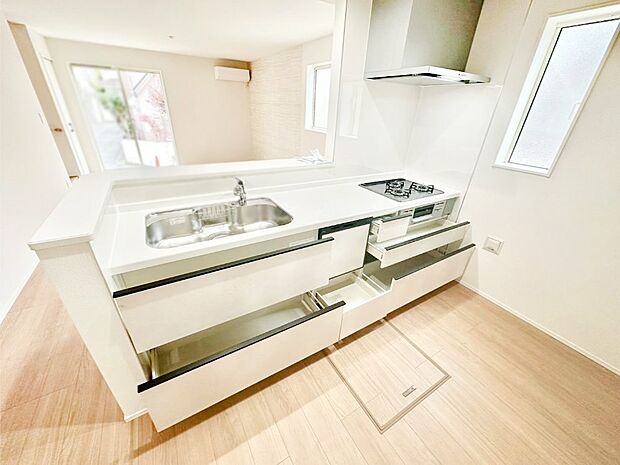 【その他設備(スライド収納)】使いやすさを優先したスライド式収納タイプ！