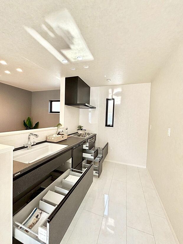 【その他設備(スライド収納)】使いやすさを優先したスライド式収納タイプ！