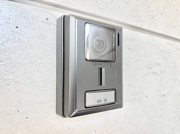 【その他現地】ＴＶモニター付インターホンでセキュリティ面にも配慮。