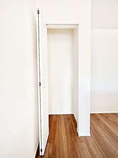 キッチン横収納