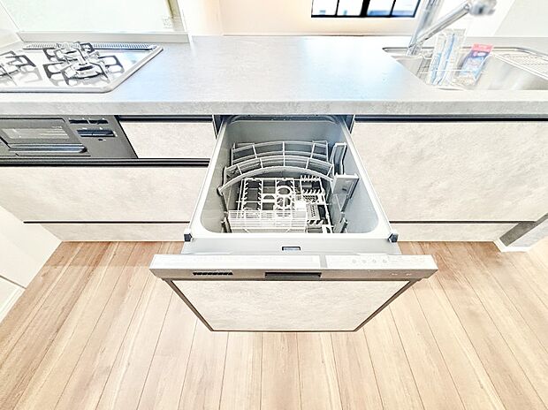 【食洗機】面倒なお片づけは食洗機にお任せ！家事の負担が減って、時間にも気持ちにもゆとりができます。