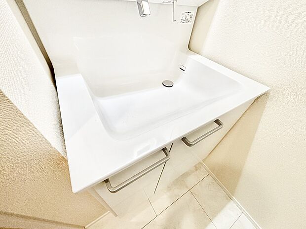 【ハンドシャワー水栓】ハンドシャワー付き!使いやすい洗面台。