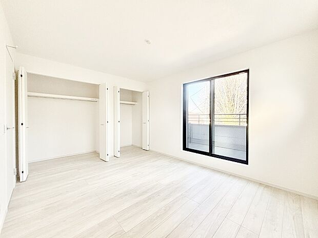 【洋室】収納が充実しているので、居住スペースを広く使えます。