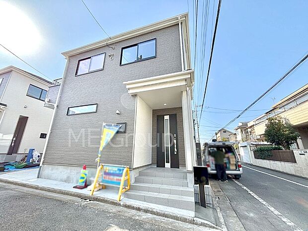 【前面道路含む現地写真】前面道路はきちんと整備されています