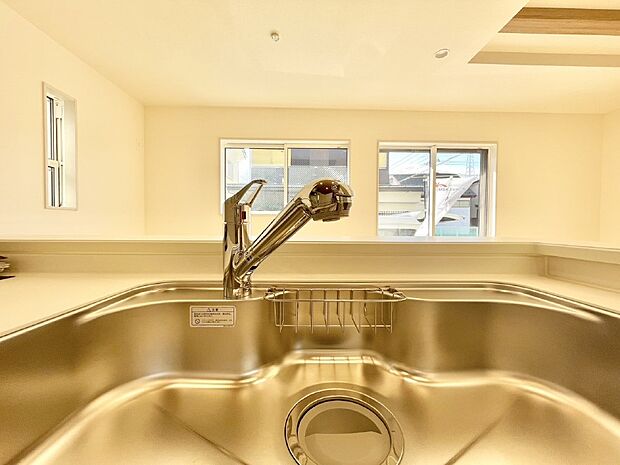 【浄水器】いつでも清潔なおいしいお水を。一つの水栓で水道水と浄水を使い分け。