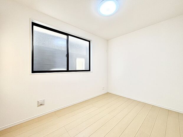 【その他内観】2階のサービスルーム4.7帖