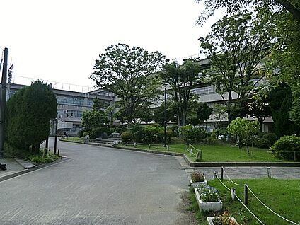 蕨市立第二中学校 720m