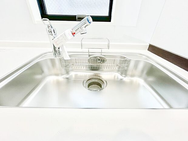 【その他設備(浄水器)】いつでも清潔なおいしいお水を。一つの水栓で水道水と浄水を使い分け。