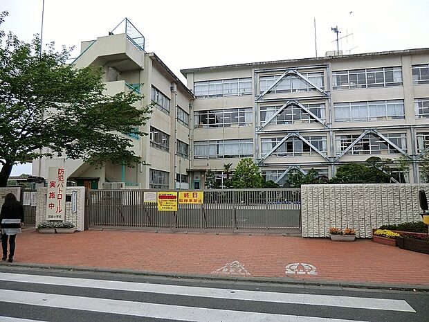 東村山市立回田小学校（約870m）
