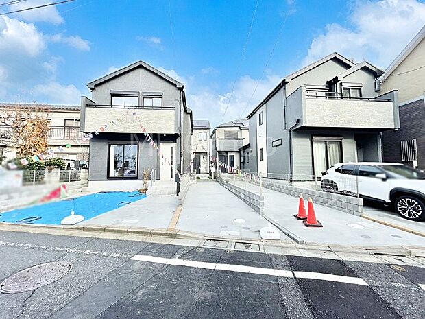 【前面道路含む現地写真】奥まった地形は、車道に面しておらず、静かでプライベート感を味わえる立地です。