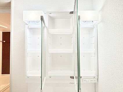 三面鏡裏収納