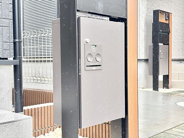 【その他現地】「宅配ボックス」　時間を気にせず宅配物をいつでも安全に受け取れます。 