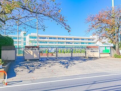 戸田市立笹目中学校 260m