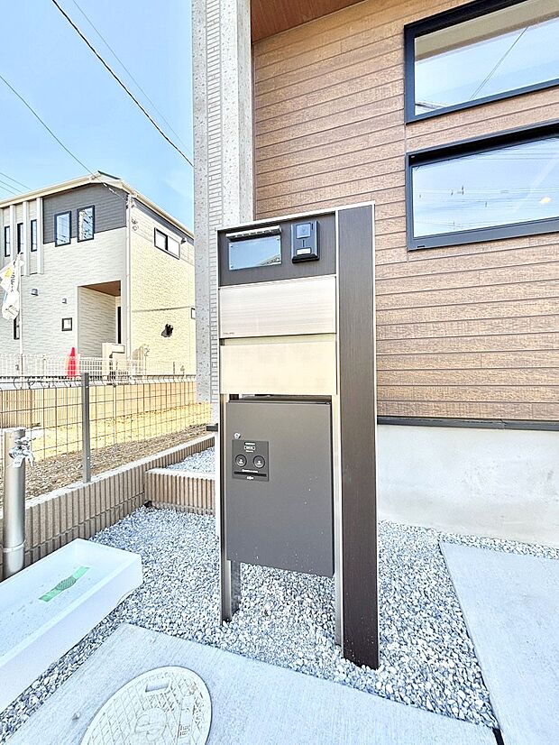 【その他現地】「無料オンライン相談」受付中！シンプルデザインのポスト。