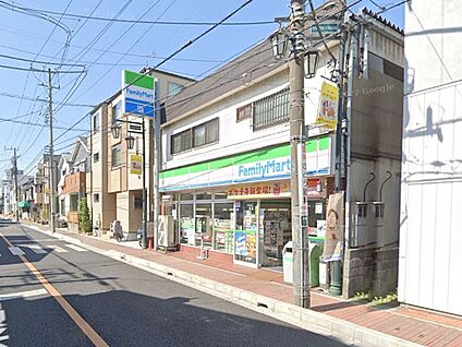 ファミリーマート上野芝店 290m