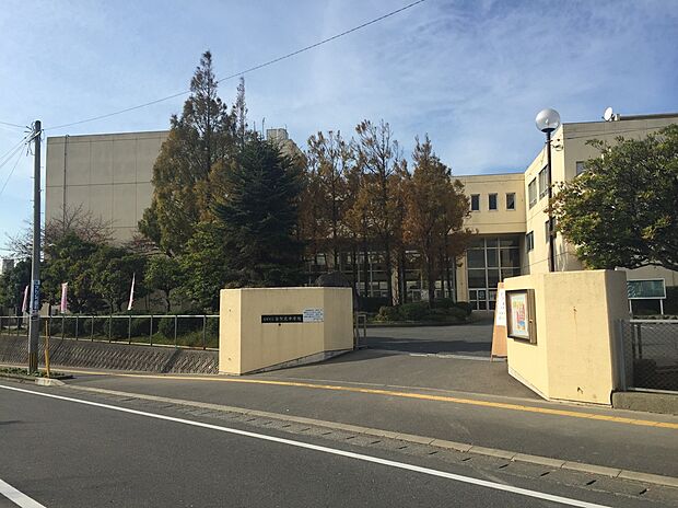 古賀北中学校(約1,700m)