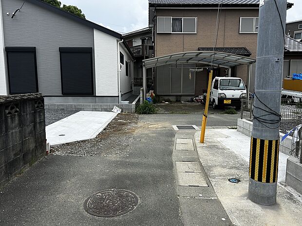 【東側前面道路】東側前面道路です♪