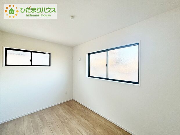 【子供部屋】《2号棟》机にベットを置けば子供部屋の完成です!