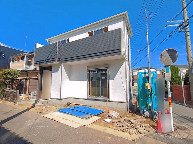 住宅性能評価で耐震等級３（最高等級）を取得！お客様を守る大切な住宅だからこそ、第三者の検査を受けて安心して住んでいただける住宅をご案内させて頂きます。その頑丈さを、ぜひ現地にてご体感くださいませ。