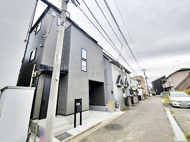 【前面道路含む現地写真】ひとたび扉を開けばそこに待っているのは上質な空間とマイホームでの新生活をイメージさせる優雅なひととき。「この家なら…」ではなく「ここに住みたい♪」と思う感動をお届けいたします。