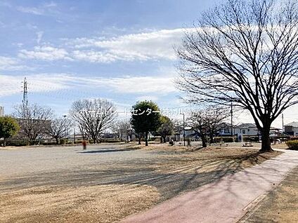 岸町健康ふれあい広場 1987m (徒歩25分)