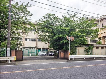 川越市立泉小学校 890m(徒歩１２分)
