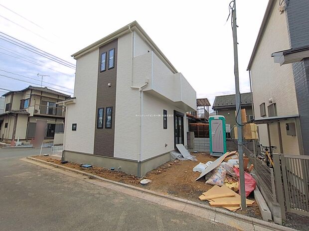 【現地外観写真】住宅性能評価で耐震等級３（最高等級）を取得！お客様を守る大切な住宅だからこそ、第三者の検査を受けて安心して住んでいただける住宅をご案内させて頂きます。その頑丈さを、ぜひ現地にてご体感くださいませ。