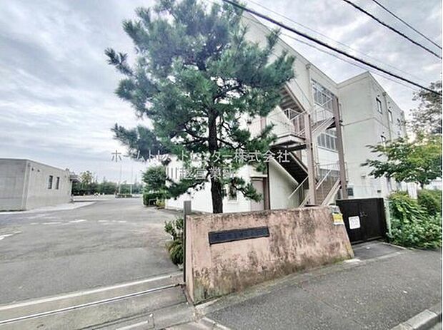 鳩山町立鳩山小学校（約453m）