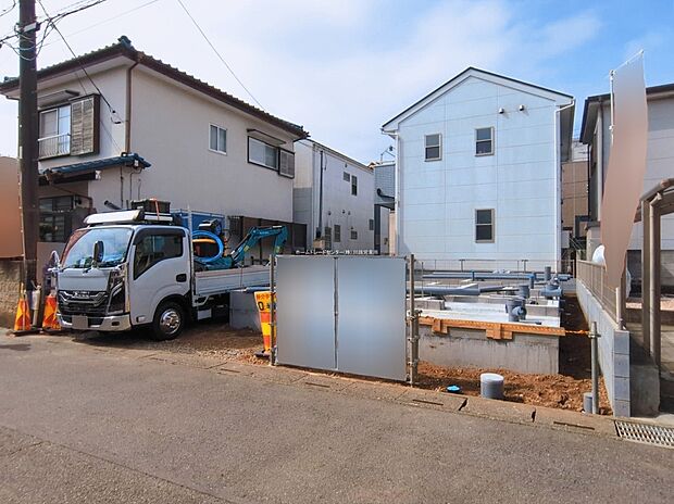 【現地写真】住宅性能評価で耐震等級3(最高等級)を取得!お客様を守る大切な住宅だからこそ、第三者の検査を受けて安心して住んでいただける住宅をご案内させて頂きます。その頑丈さを、ぜひ現地にてご体感くださいませ。