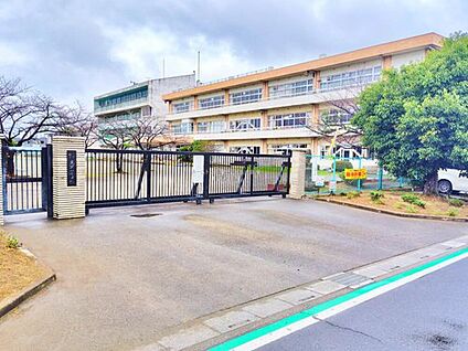 吉見町立東第一小学校 882m(徒歩１２分)