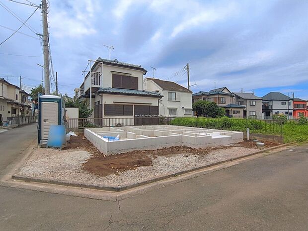 【現地外観写真】住宅性能評価で耐震等級３（最高等級）を取得！お客様を守る大切な住宅だからこそ、第三者の検査を受けて安心して住んでいただける住宅を建てております。その頑丈さを、ぜひ現地にてご体感くださいませ。

