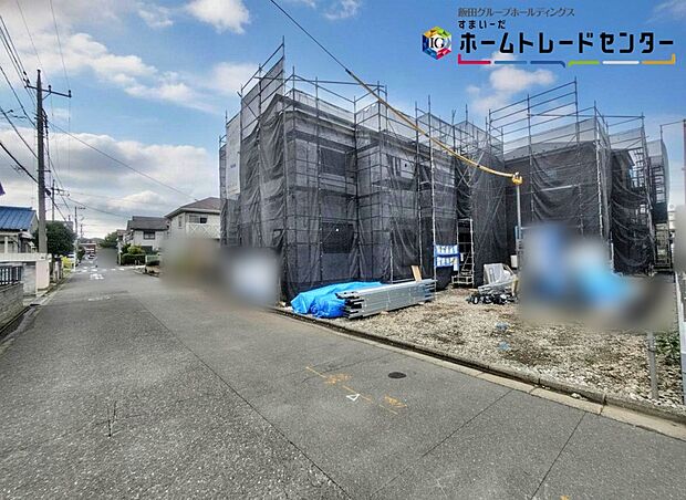 【前面道路含む現地写真】ひとたび扉を開けばそこに待っているのは上質な空間とマイホームでの新生活をイメージさせる優雅なひととき。「この家なら…」ではなく「ここに住みたい♪」と思う感動をお届けいたします。