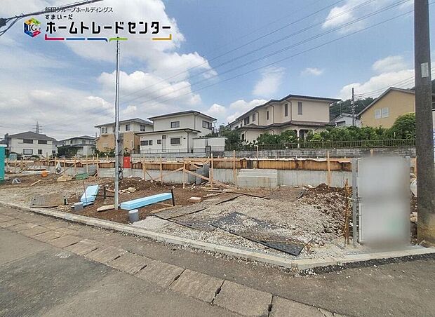 【現地写真】住宅性能評価で耐震等級３（最高等級）を取得！お客様を守る大切な住宅だからこそ、第三者の検査を受けて安心して住んでいただける住宅をご案内させて頂きます。その頑丈さを、ぜひ現地にてご体感くださいませ。