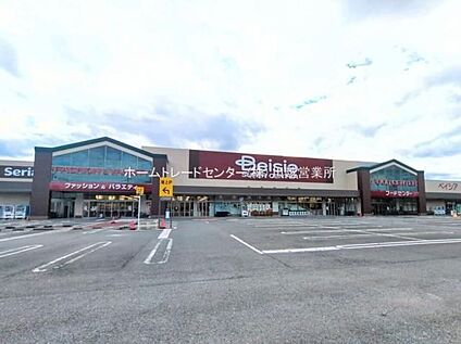 ベイシア鶴ヶ島店 2081m(車で５分/徒歩27分)