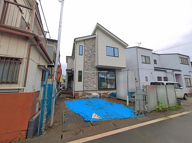 【現地外観写真】お子様から「自分の部屋がほしい…」そんな成長もうれしいこの頃。お子様のさらなる成長を共に見守る新築マイホーム。お子様が巣立った後も、豊かな人生も支えてくれる。パートナーのような住まいです☆