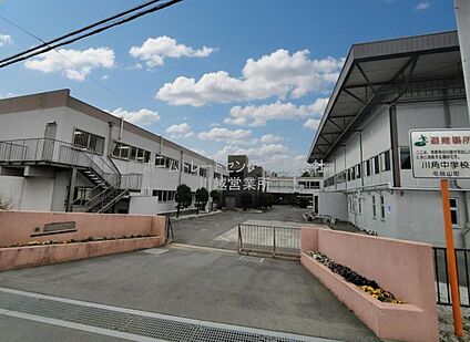 毛呂山町立川角中学校 1700m(徒歩２２分)