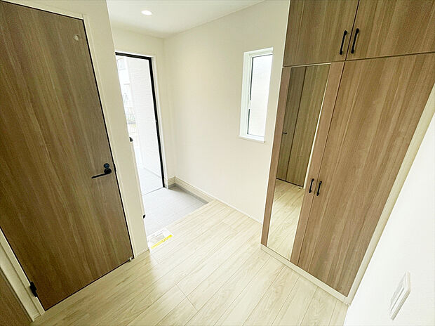 【玄関】収納スペースが豊富な玄関