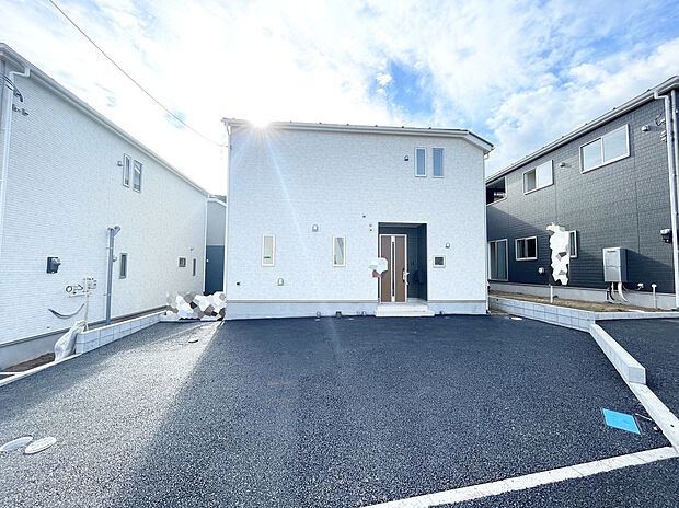 【外観写真】6号棟 駐車スペース2~3台可能です。