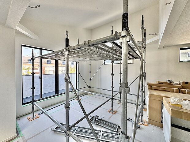 【リビング】1号棟 開放感のあるLDKは約22.4帖