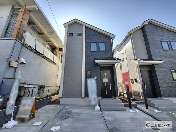 ≪現地外観写真≫
一戸建ての大きなメリットは、「自分の土地」を自由に使えること。好きなペットが飼えるほか、ガーデニングやＤＩＹ、車やバイクの手入れなど様々な趣味を楽しめます♪