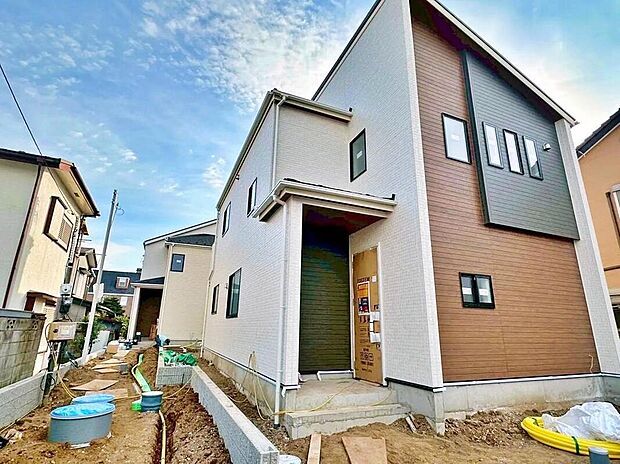 【外観写真】(1号棟)
JR武蔵野線「市川大野」駅まで徒歩15分♪
北総線「東松戸」駅までバス14分♪
徒歩圏内にお買い物施設が充実!
どのお部屋も陽当り良好で、快適に過ごせるお住まいです☆