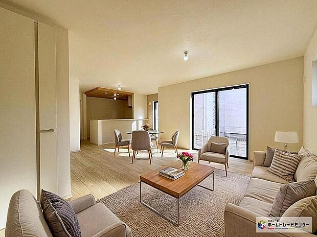 【２号棟】暖かな雰囲気のＬＤＫ。ご家族が自然と集まる穏やかな暮らしがイメージできますね♪
※こちらはCGで画像を生成したイメージ画像になります。家具などは付いておりません。