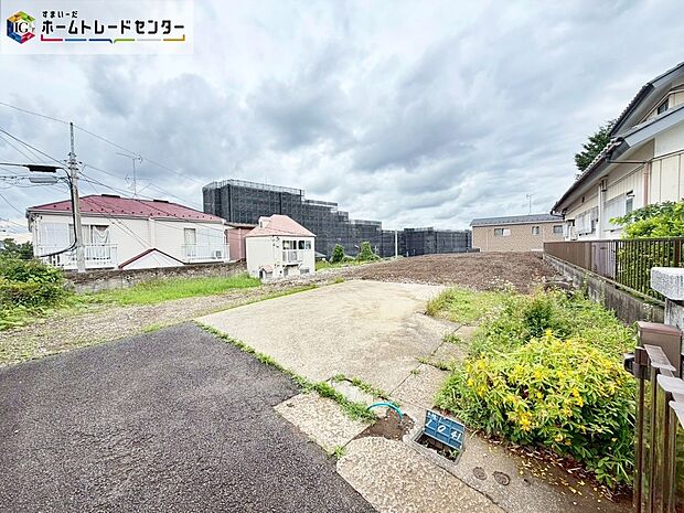 今なら建築中の様子をご覧になることができます♪現地をご覧いただきながら、住まいの夢をお聞かせください。これから徐々に家の骨組みが出来上がっていきます。どんな家が建つのか楽しみですね♪※現状古屋あり