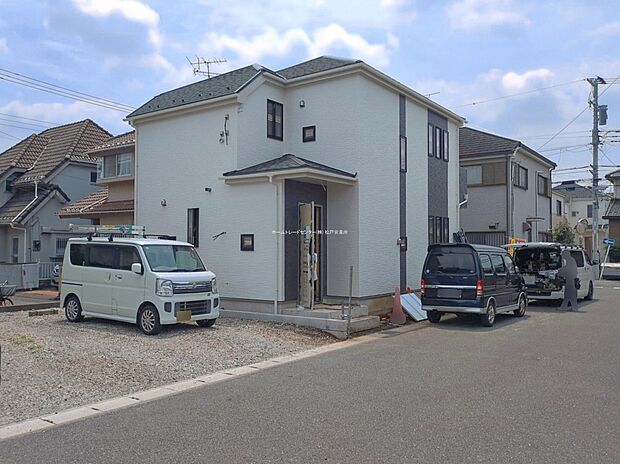 ≪区画図≫
前面の道路は西側に6ｍとゆとりのある広さなので、お車の駐車もスムーズです♪