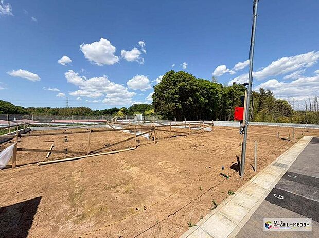 一戸建ての大きなメリットは、「自分の土地」を自由に使えること。好きなペットが飼えるほか、ガーデニングやDIY、車やバイクの手入れなど様々な趣味を楽しめます♪