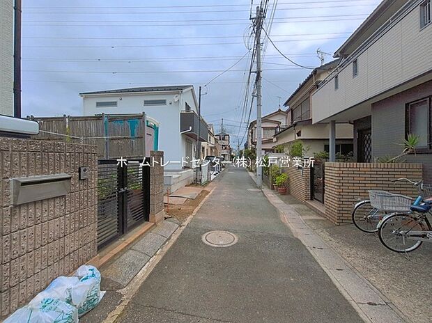 ※造成中現地
一戸建ての大きなメリットは、「自分の土地」を自由に使えること。好きなペットが飼えるほか、ガーデニングやＤＩＹ、車やバイクの手入れなど様々な趣味を楽しめます♪